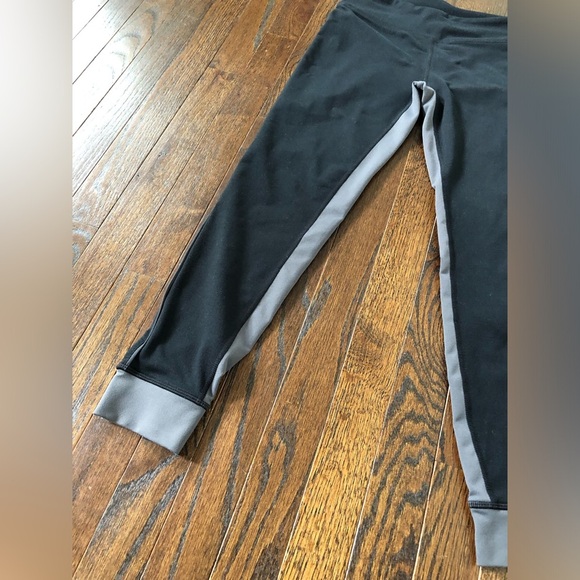 Fabletics Women’s S PowerHold Amery Mid-Rise Ankle Black/Gray Leggings - VGUC! - Picture 5 of 12